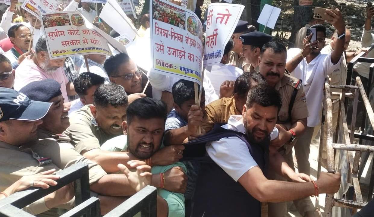 The committee members were stopped by the police