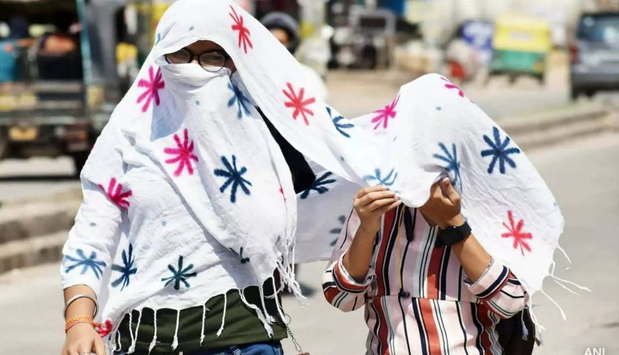 maximum temperature recorded in Delhi on Saturday was 42.8 degrees Celsius