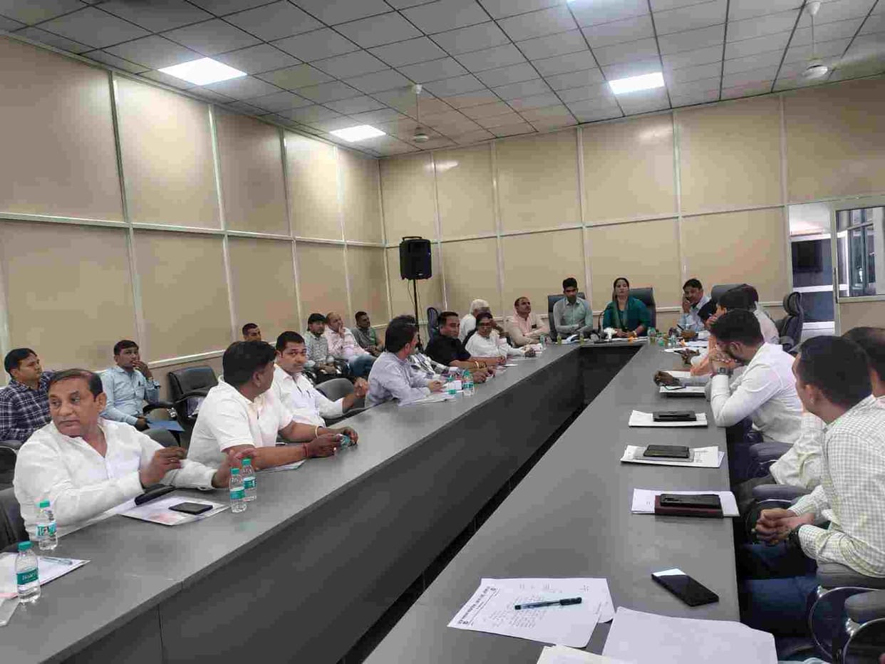 Uproar over non-attendance of officials in the district council meeting