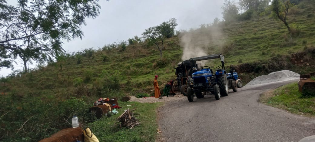 Repair work of the road from Jadoh to Bhukkad via Barry begins
