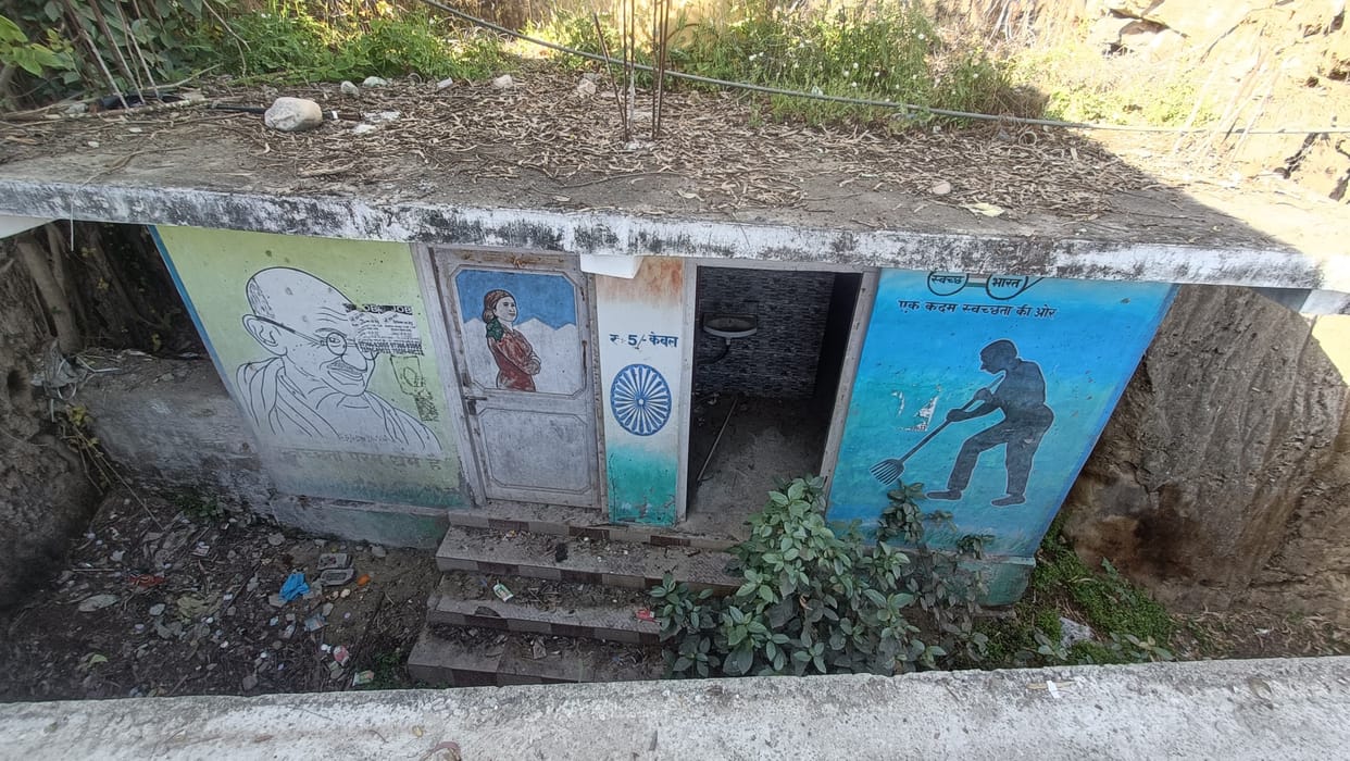 Toilets closed at Jhanduta bus stand, women face more problems