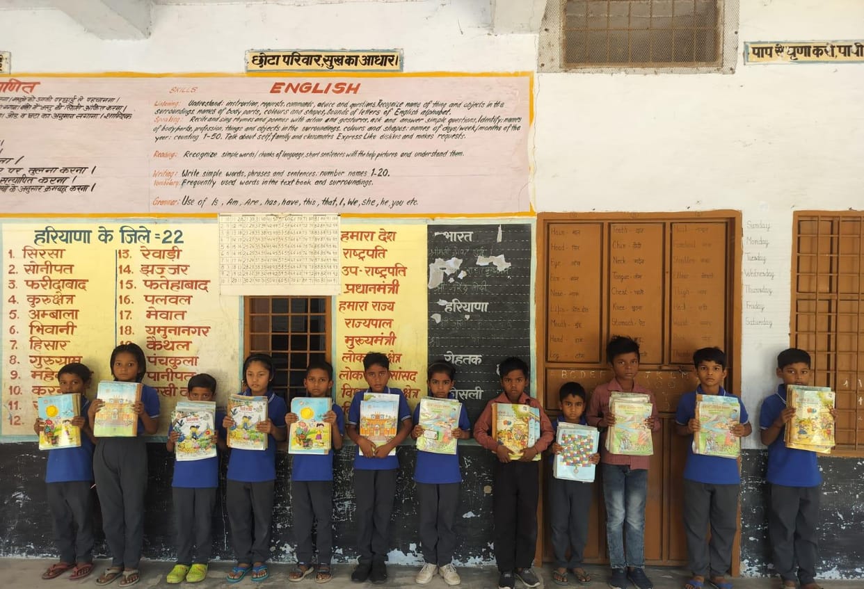 The first consignment of books arrived 15 days after the start of the session.