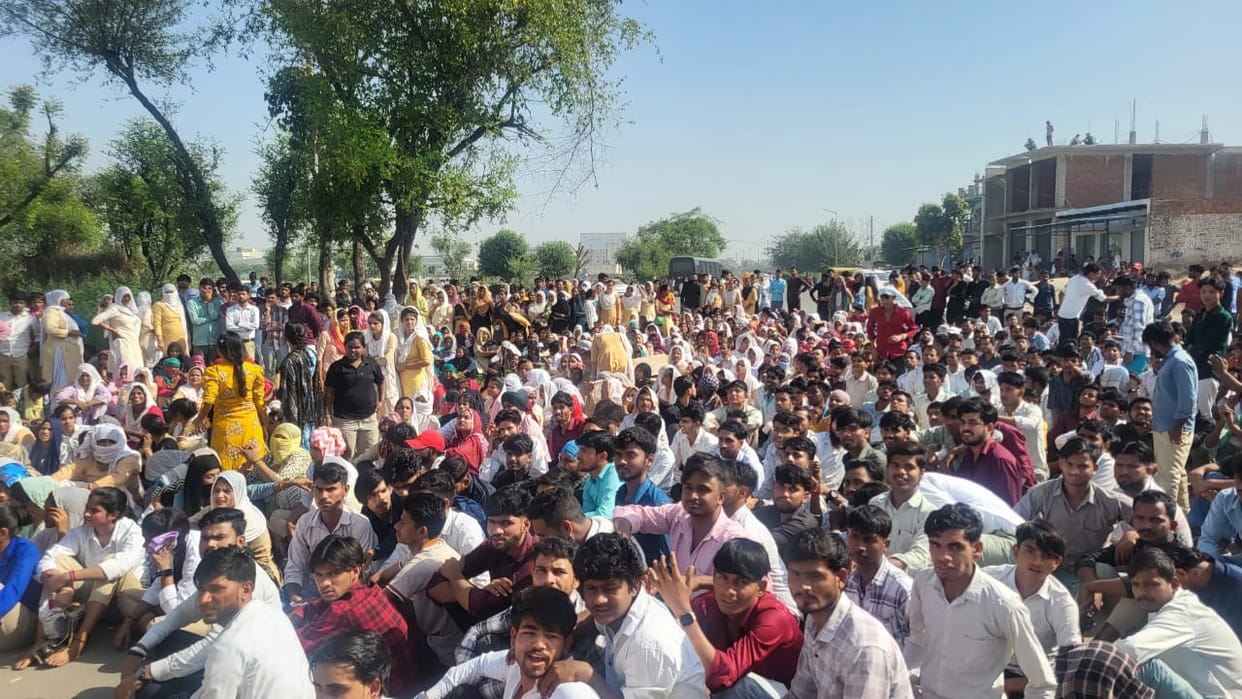 Noida Protest Heats Up in Bhiwadi; 1,500 Employees Sit on Dharna
