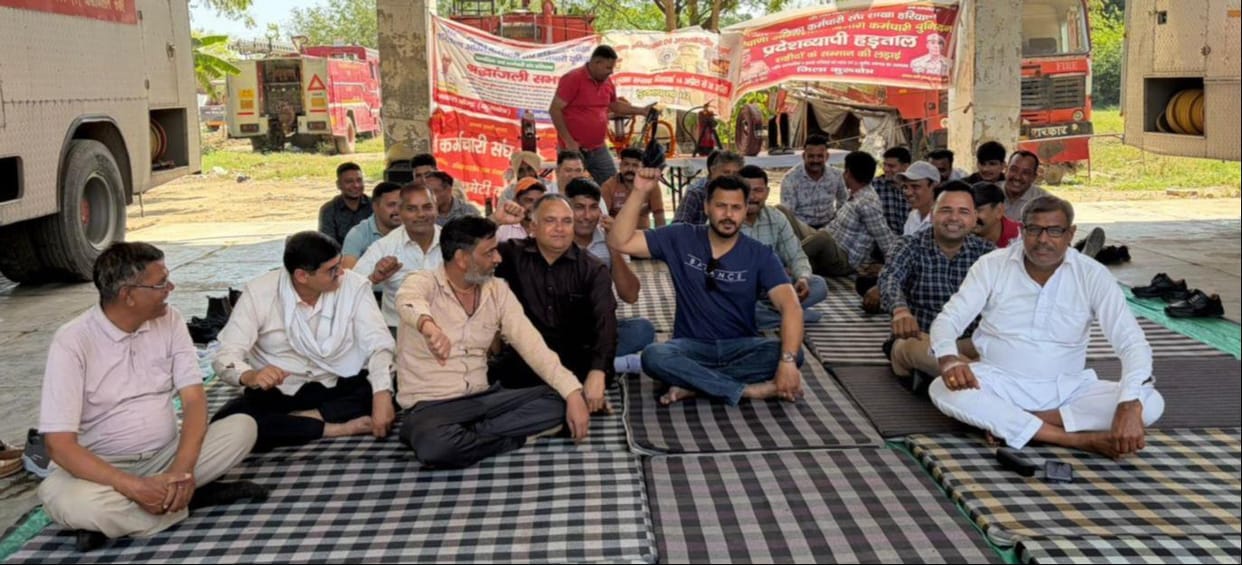 The fire brigade's strike will continue till tomorrow.