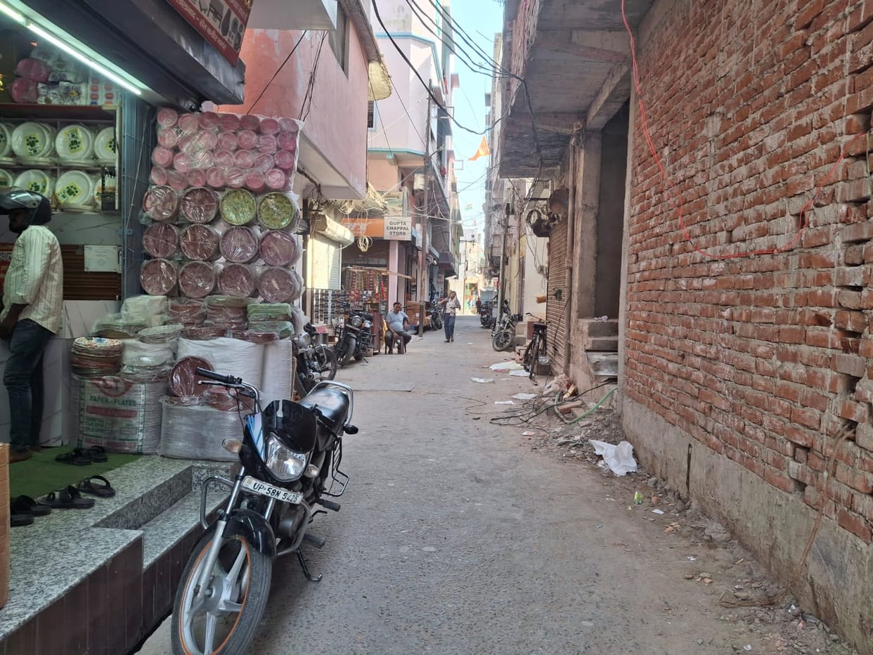 If there is a fire in the narrow streets, it will be difficult to save them.