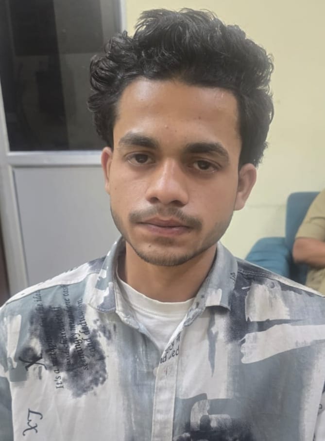 Eighth pass youth arrested for cheating by luring him with job offers abroad