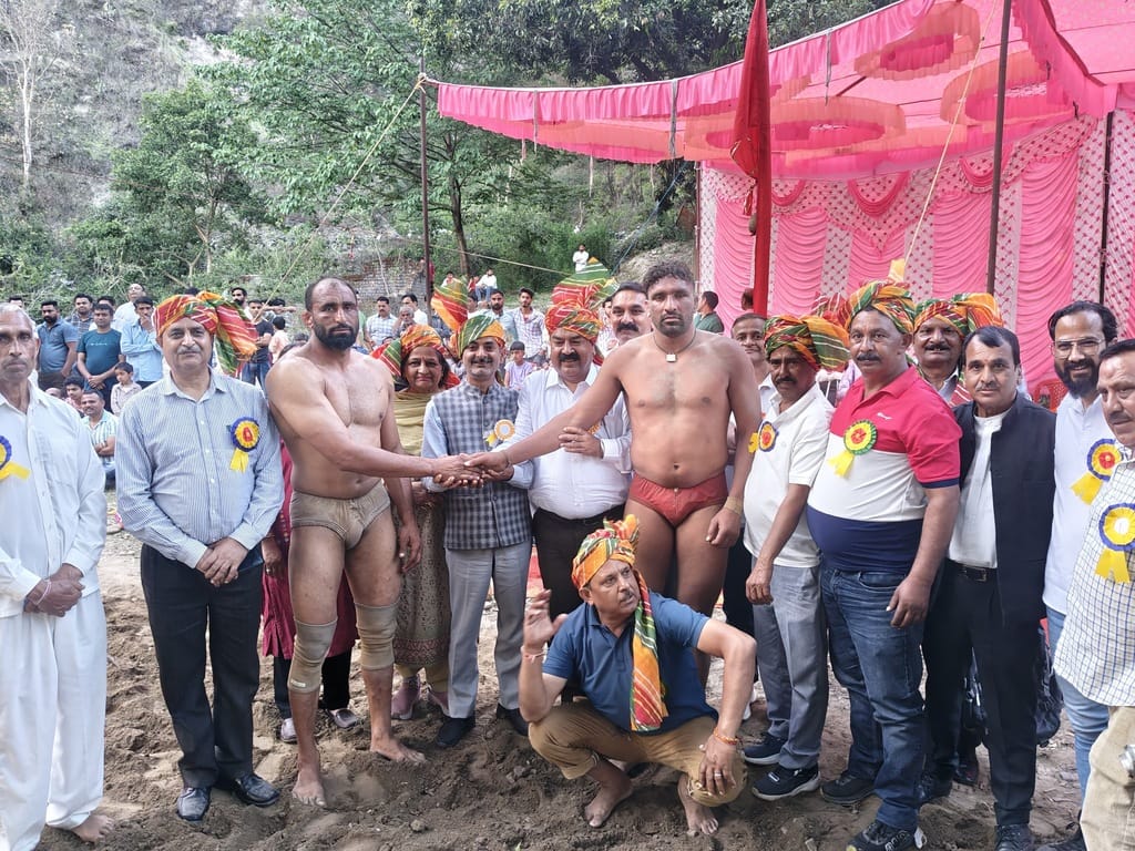 Milkiyat won the big gardener of old Kangra