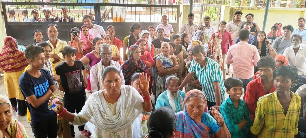 Angry consumers again surrounded the Laulai substation, demanding replacement of prepaid meters.