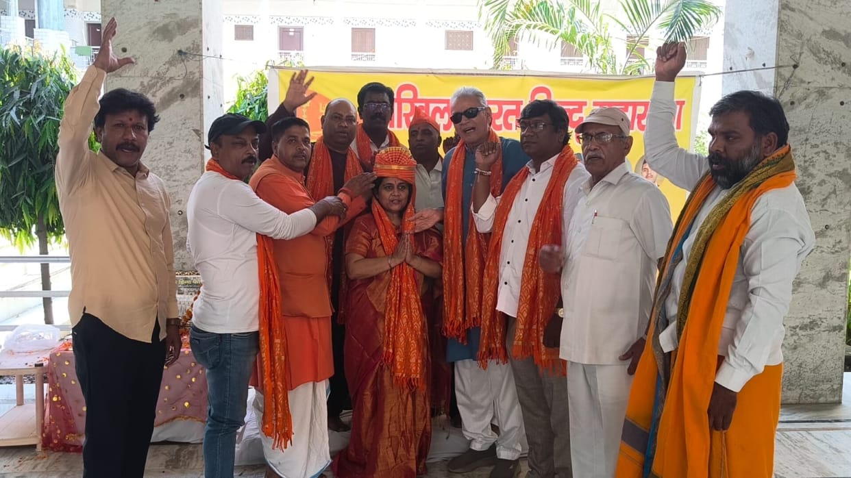 The Hindu Mahasabha will launch a nationwide movement to stop cow slaughter.