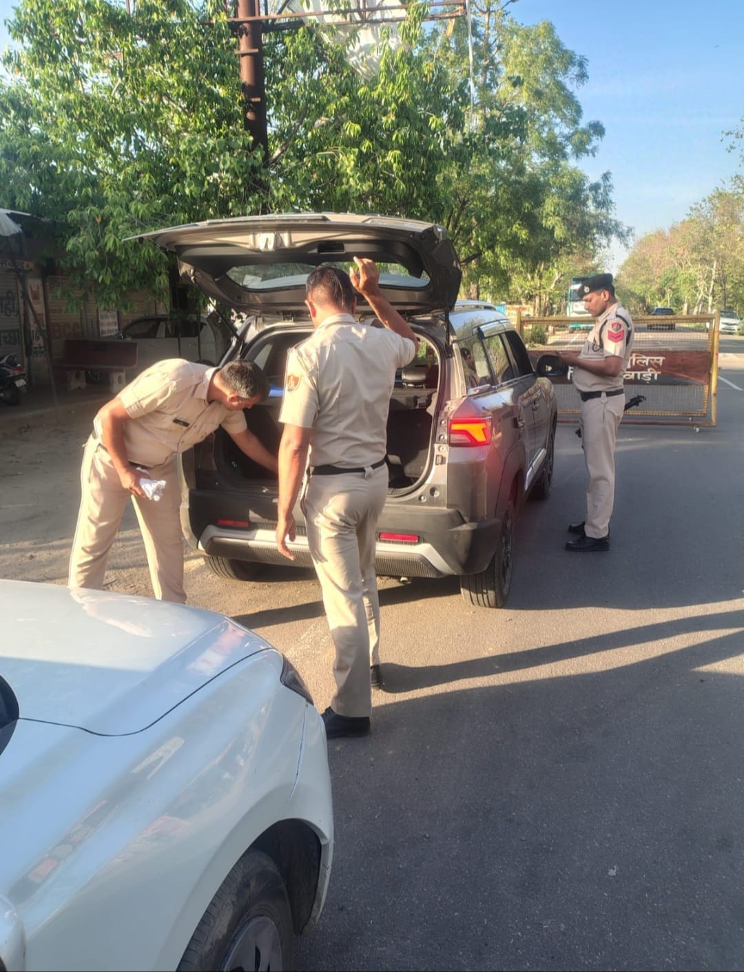 101 Vehicles Fined, 3 Impounded During Checking Drive