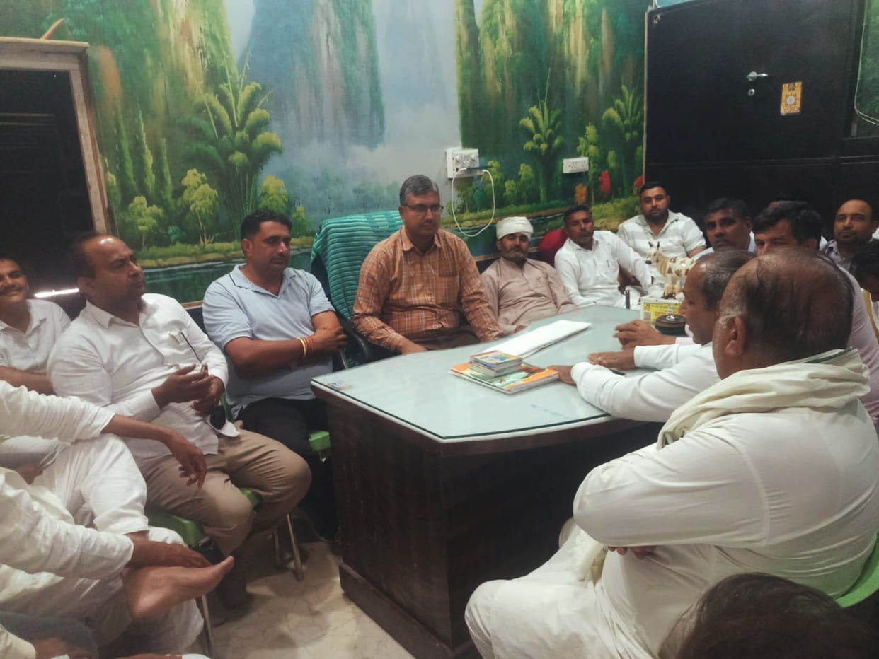 There was a dispute between transporters and commission agents regarding lifting in Alewa grain market.
