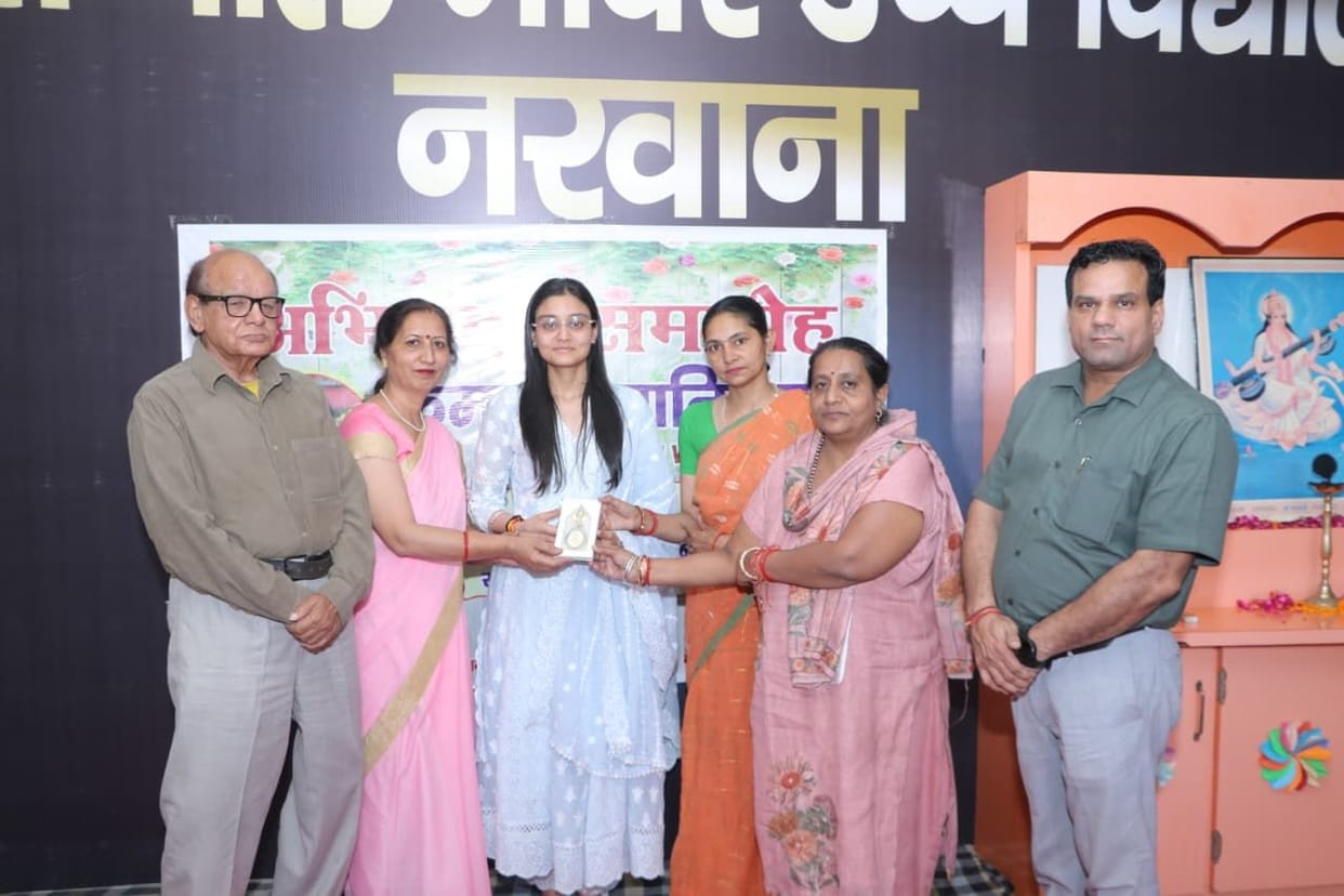 Swati, who passed the civil services exam, was felicitated in her school.