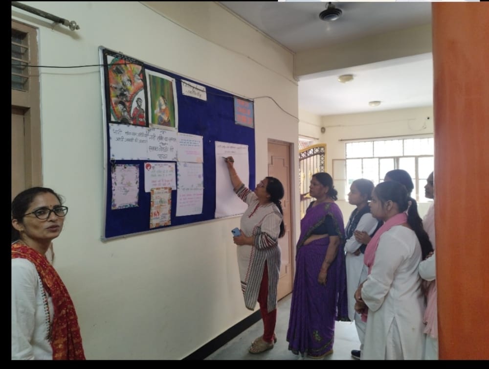 Human Chain Formed in Support of the Nari Shakti Vandan Adhiniyam