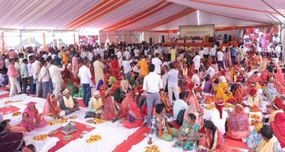 187 couples were married in a mass wedding, showcasing the Ganga-Jamuni culture.