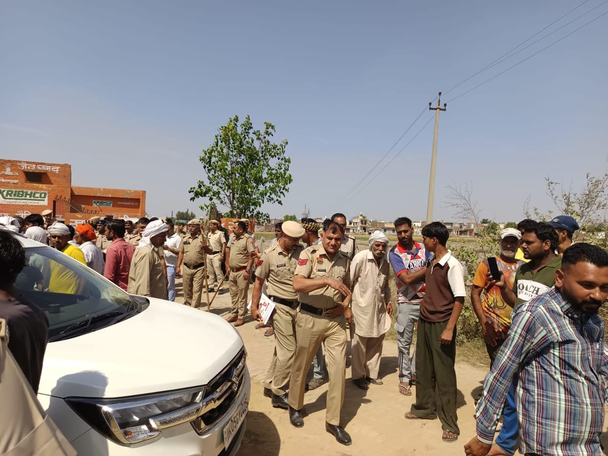 Controversy over removal of Baba Saheb's portrait, protest at police station