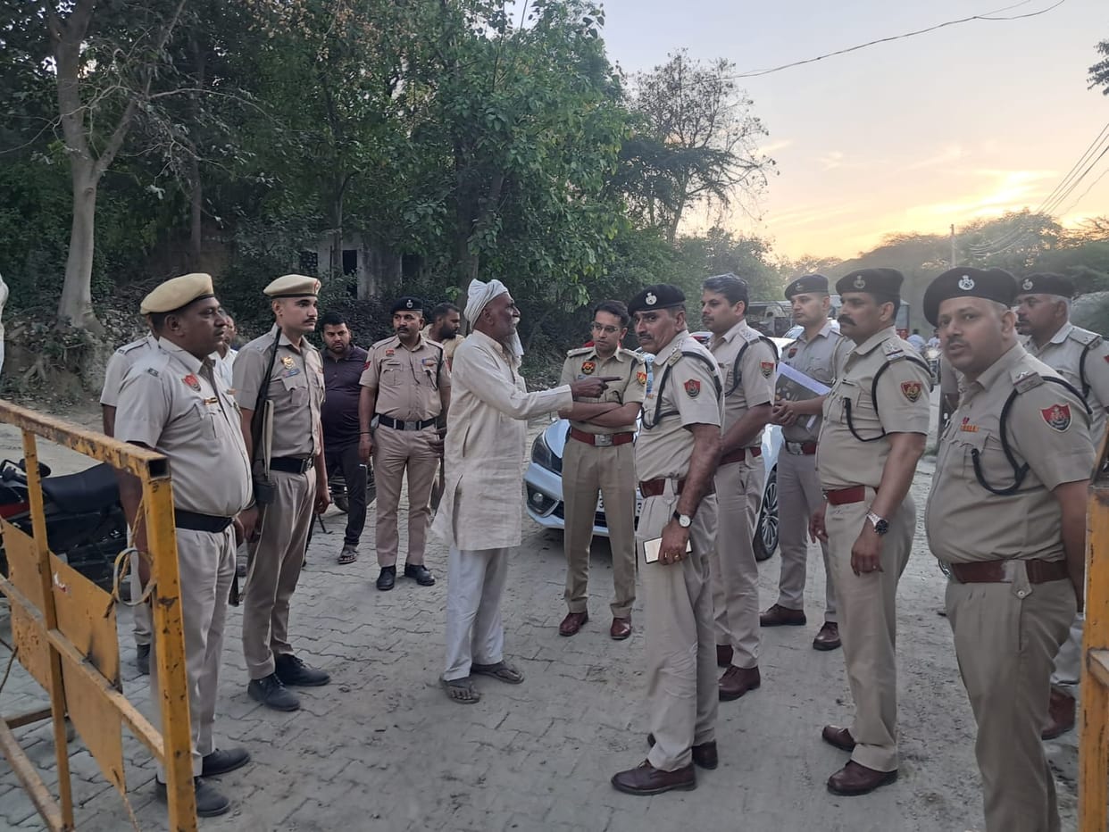 Vehicles should be thoroughly checked at checkpoints: Deputy Commissioner of Police