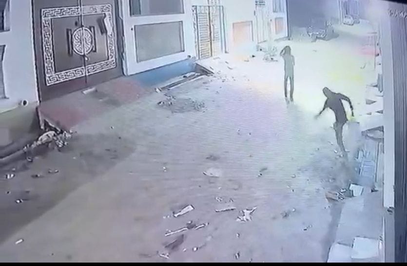 Jewellery worth Rs 30 lakh stolen from house in 22 minutes