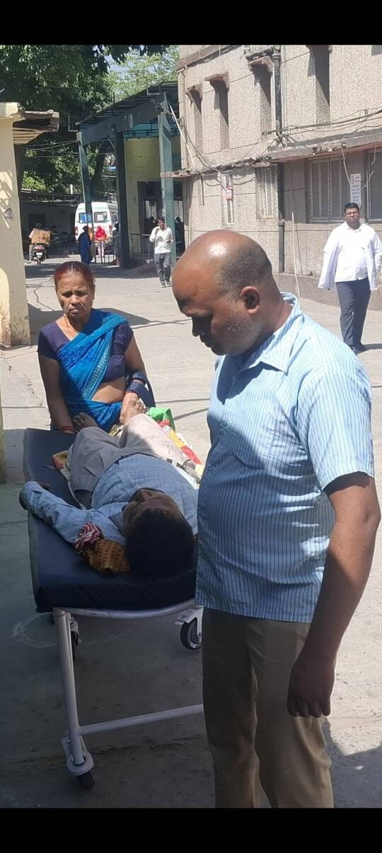 A patient lay on a stretcher for 45 minutes waiting for an ambulance at MMG Hospital.