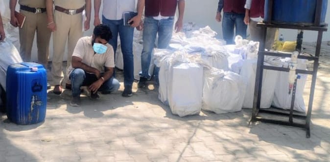 Fake toilet cleaner was being manufactured in the workshop, one arrested