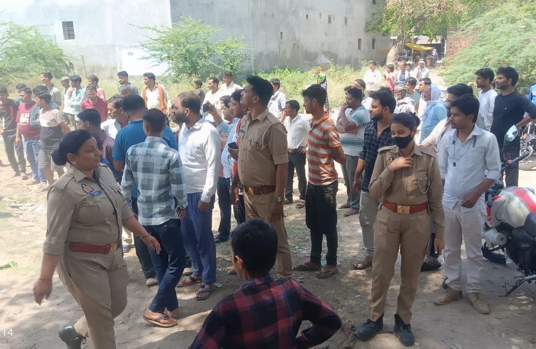 A woman was found half-naked and covered in blood, suspicion of rape.