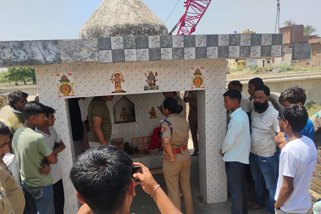 kasganj news temple statue