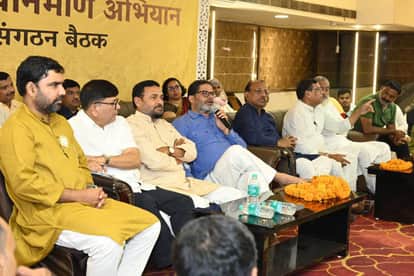 Prashant Kishor arrives in Kishanganj Targets BJP-NDA said CM Samrat Chaudhary of using fake certificate