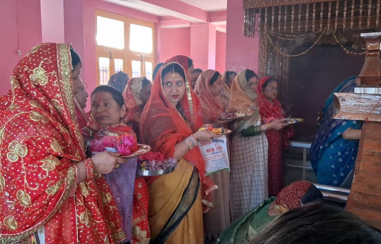 Daughters performed the ritual of worshipping Goddess Parvati