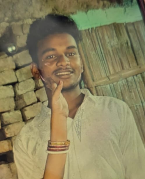 runner Death during treatment DMCH three others including  driver critical condition Bihar