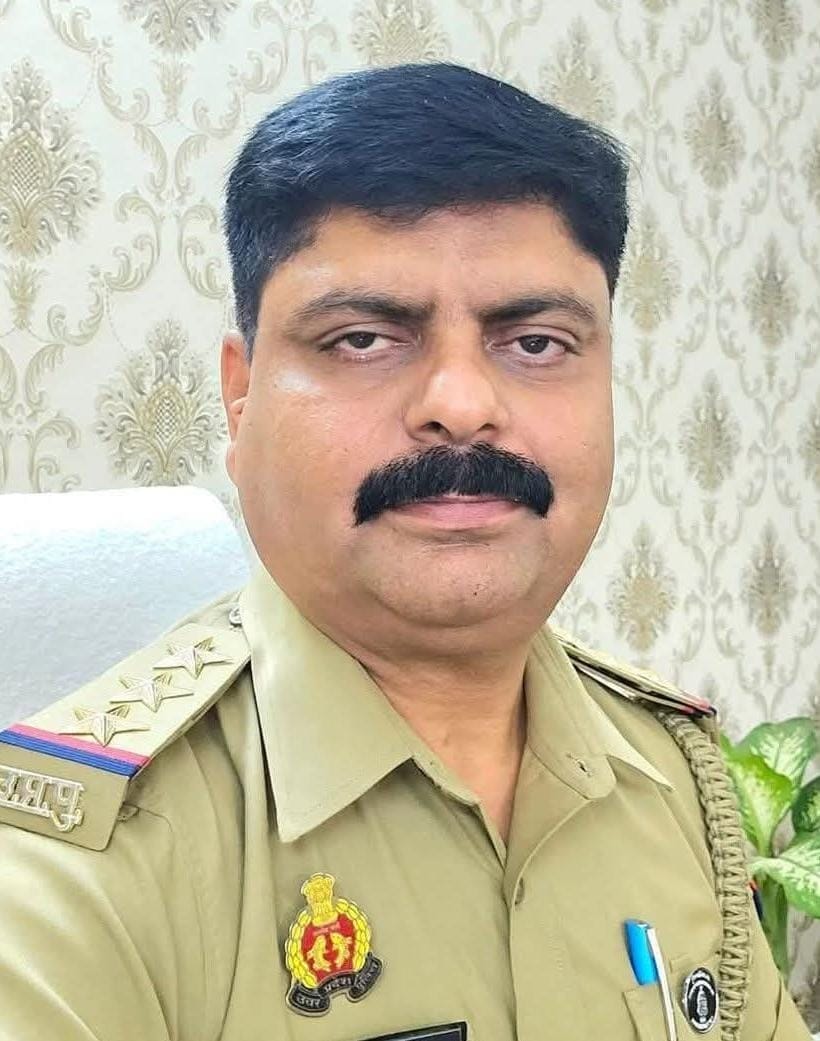 FIR against three people including Ubhaon police station in-charge Sanjay