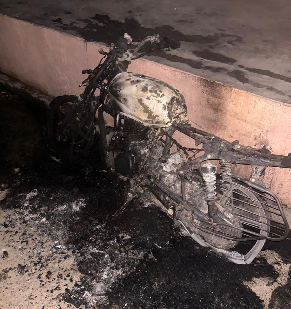 Bike burnt due to cylinder fire