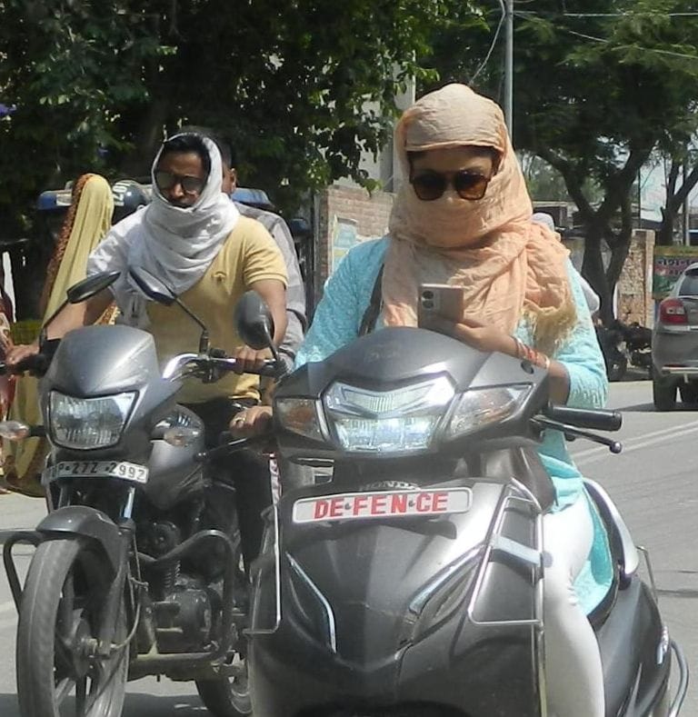 Mercury Nears 40 Degrees; Easterly Winds Push Up Humidity