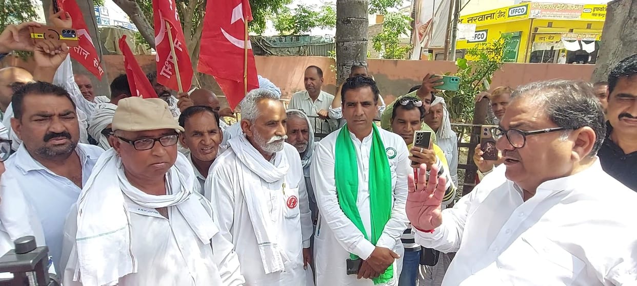 Congress and BJP are working in collusion: Abhay Chautala