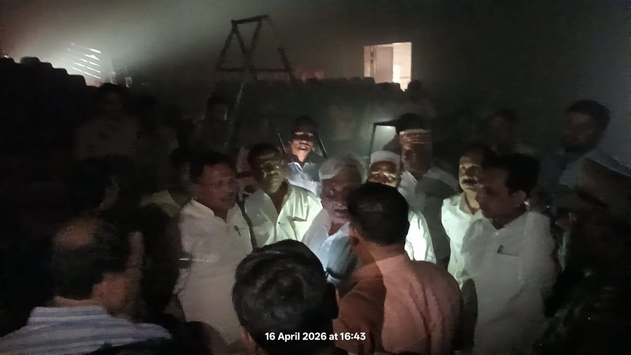 Fire breaks out in Kabir auditorium, panic ensues