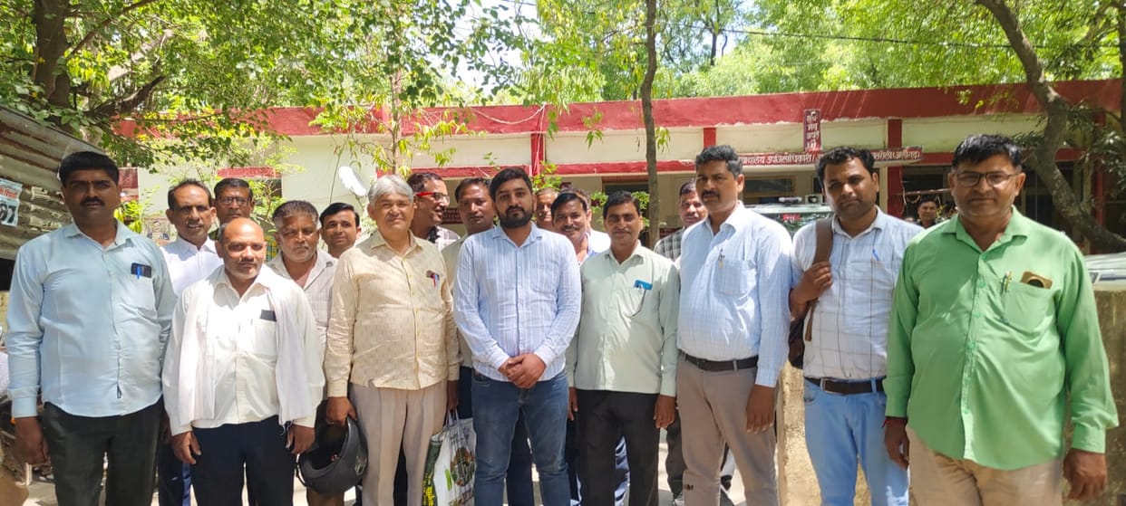 Rains have ruined the faces of farmers along with the wheat