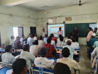 Action Taken Against 10 Employees Absent from Census Training Show-Cause Notices Issued in Kabirdham