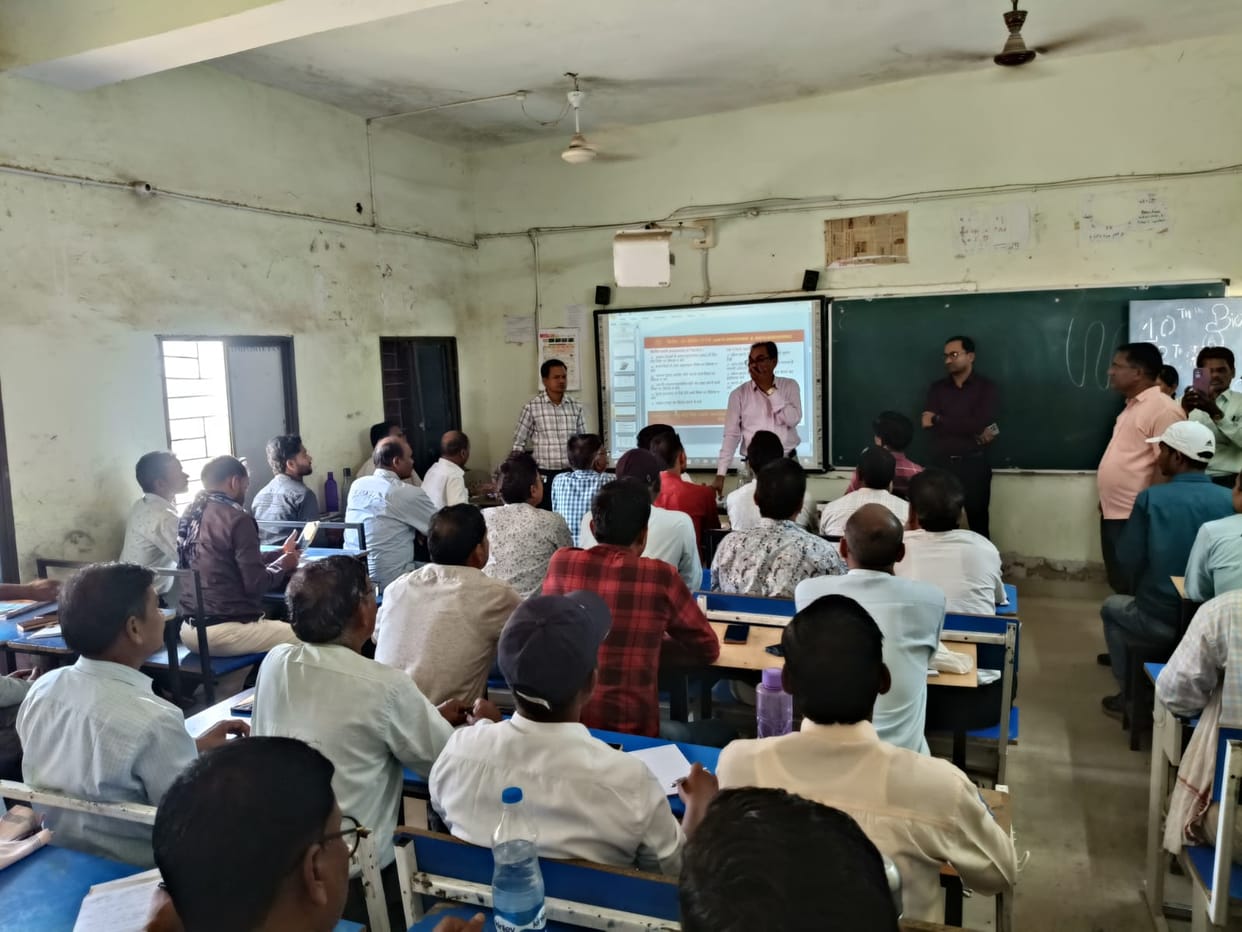 Action Taken Against 10 Employees Absent from Census Training Show-Cause Notices Issued in Kabirdham