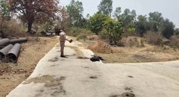 Sensational murder case in Mandla body of a youth found in 9 pieces in septic tank elder brother suspected