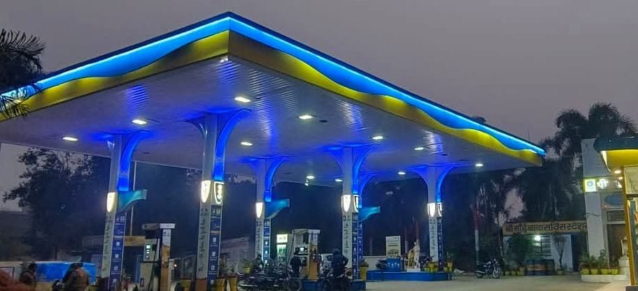 Petrol pump's account freezes after car driver pays