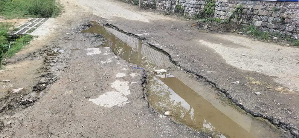 Indira Ward in shambles: Sewerage on roads, parking becomes garbage dumping ground