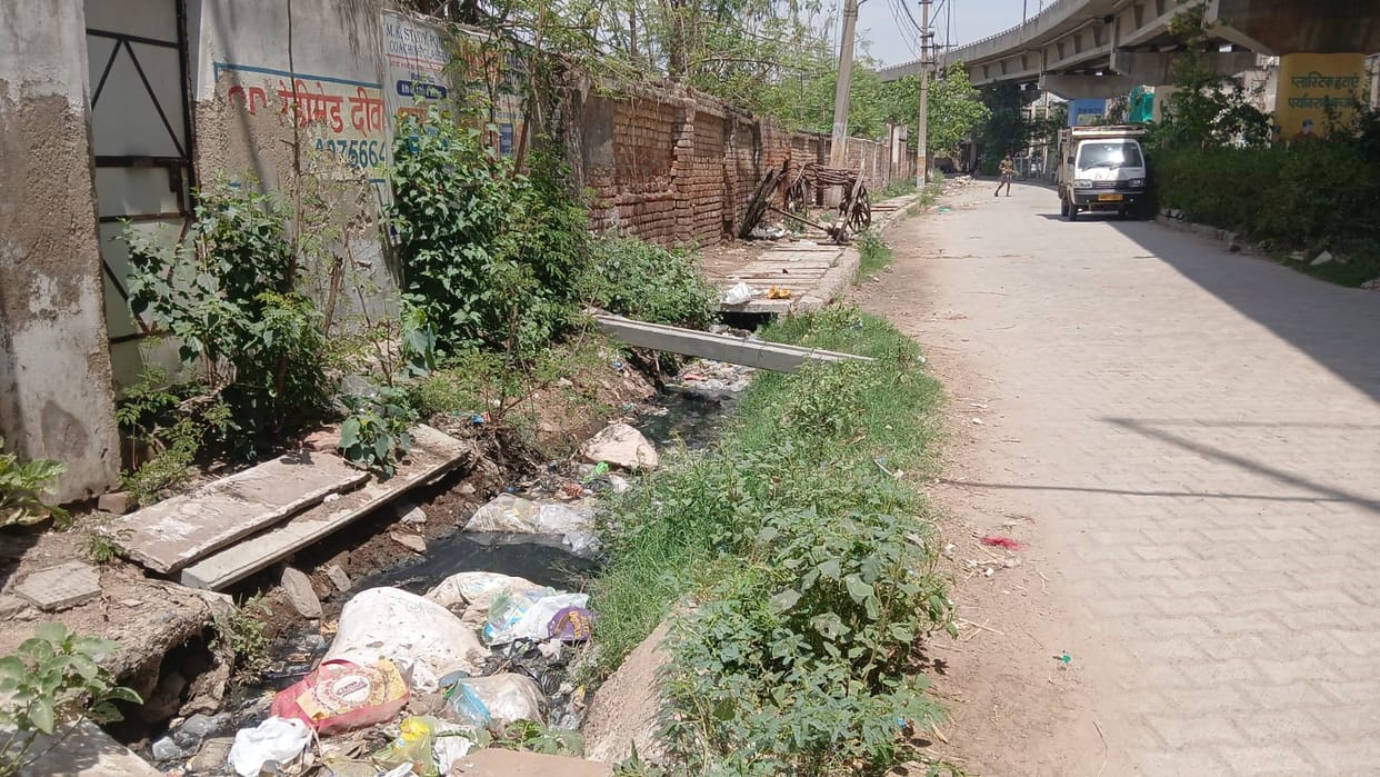 Shortage of Sanitation Workers in Ward-1; Residents Complain: "Garbage Is Not Being Collected"
