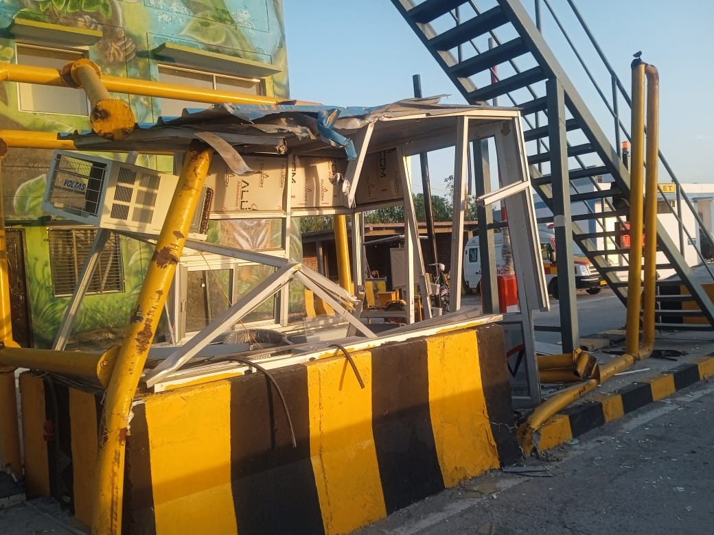 Trailer Crashes Through Toll Plaza Cabin and Flees; Discovery Made Hours Later