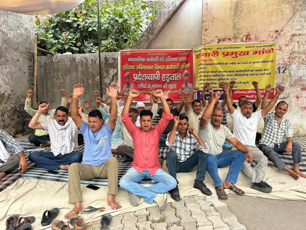 Firefighters' strike continues for the 10th day
