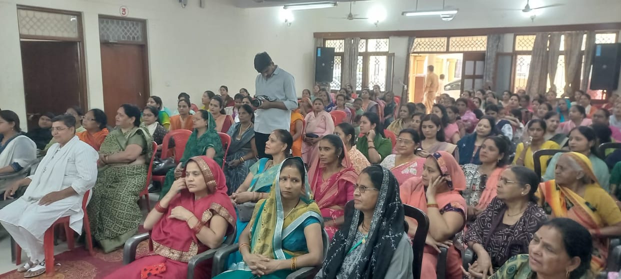 Women were honored in the Nari Shakti Vandan program