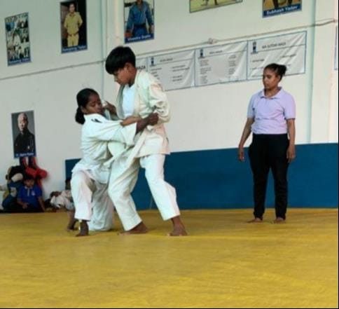 Sakshi defeated Anshika in 2 seconds and 3 seconds to win the gold medal in Judo.