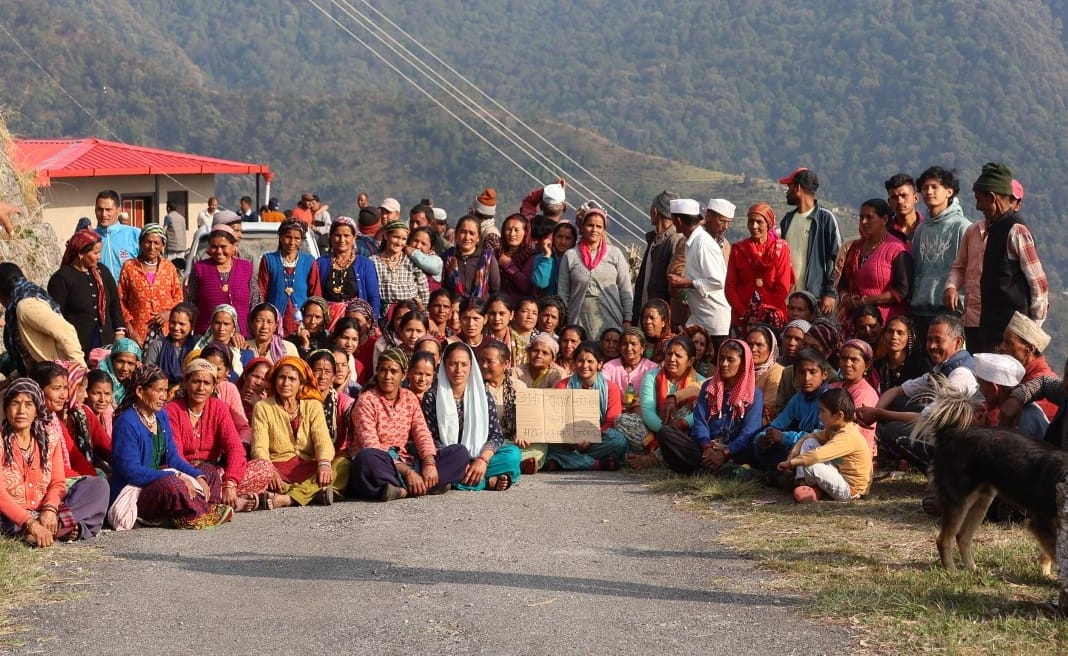 Drinking and serving alcohol in Banani and Devalthal Tok will result in social boycott.