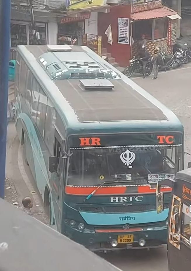 Volvo Bus Comes to a Halt Near Banikhet; Passengers Inconvenienced