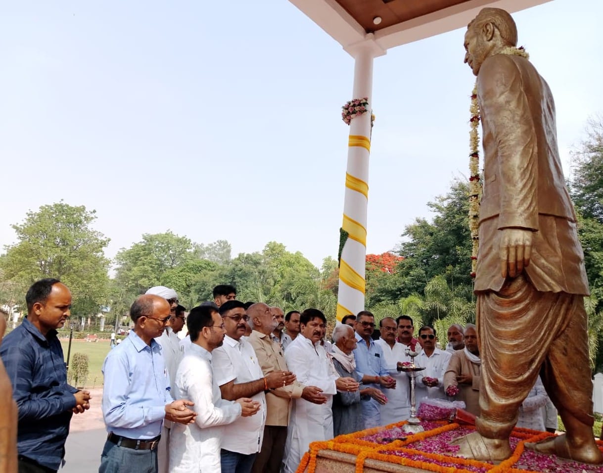 Tributes paid to former PM Chandrashekhar on his 99th birth anniversary