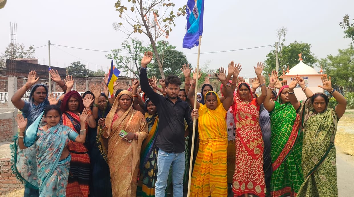 Ambedkar's statue placed in Morvan without permission was removed by the police.