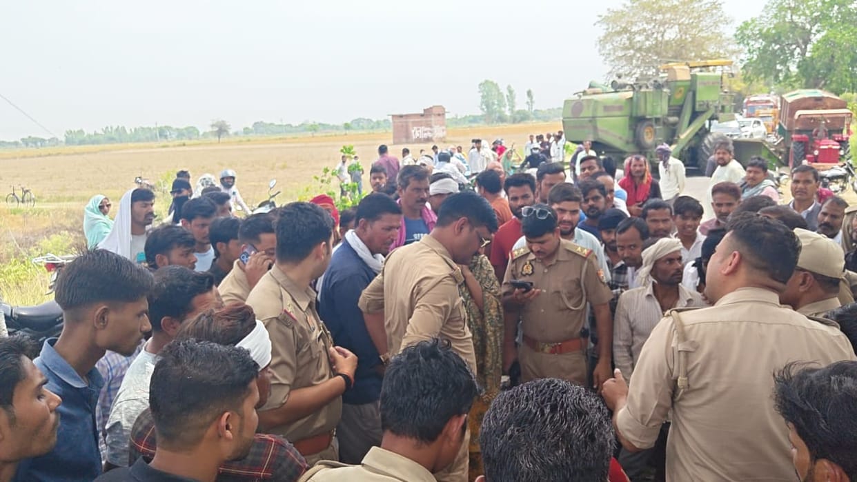 A spark from the HT line burned crops, and angry farmers blocked the road.