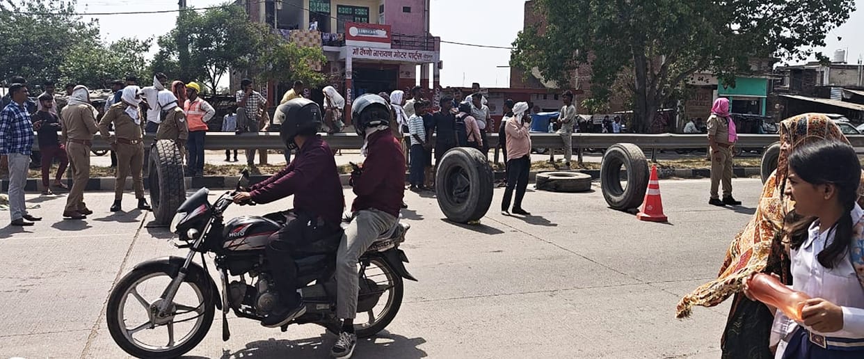 Woman falls from e-rickshaw, crushed to death by container